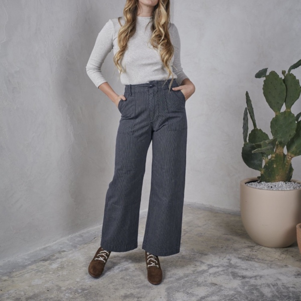Esby Pants Finch Jean in railroad stripe. Sz 10